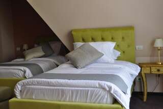 Гостевой дом Oblique - Forest & Spa Синая Улучшенный двухместный номер с 2 отдельными кроватями-1