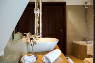 Гостевой дом Oblique - Forest & Spa Синая Улучшенный двухместный номер с 2 отдельными кроватями-4